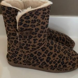 Leopard Bearpaw boots